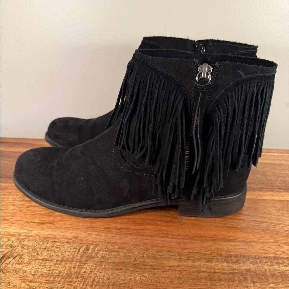 Black Suede Fringed Zippered Ankle Boots Size 9.5 - Picture 3 of 9